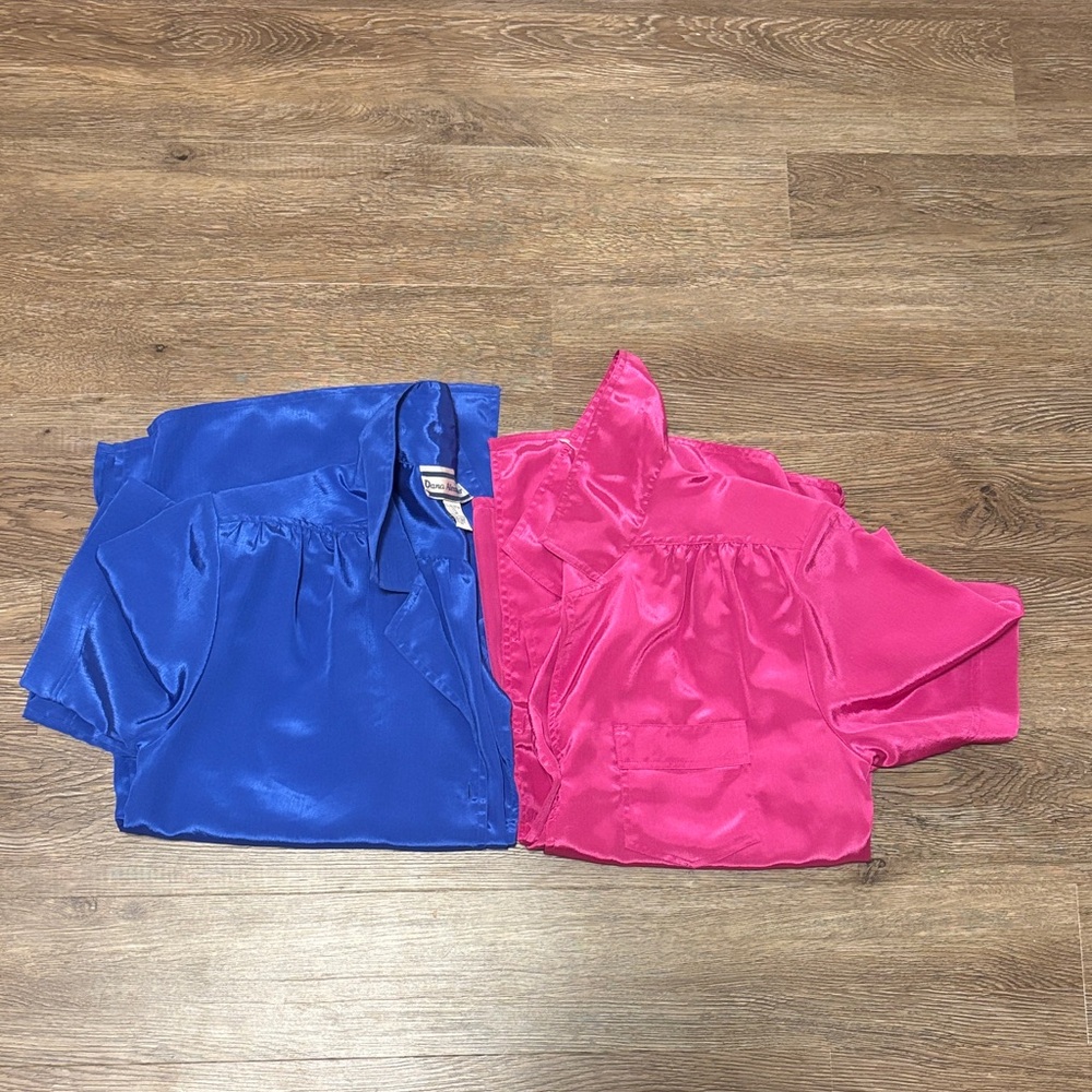 bundle of two women’s dana alexander button down blouses